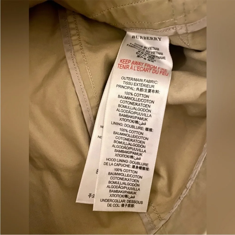 Burberry girl’s trench coat with detachable hood!! Beige /khaki color!! Size 5Y! - Picture 6 of 8